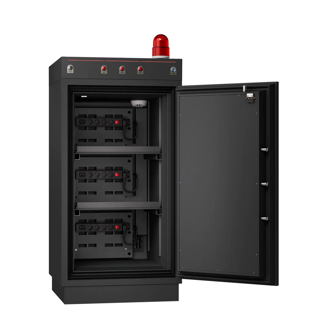 Geopende SafetyFirst BS-2K accukluis met drie laadniveaus
